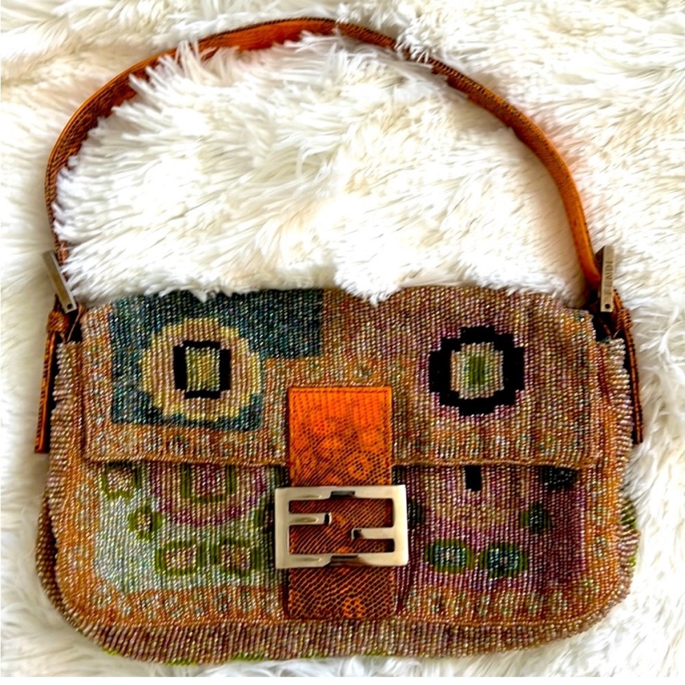searching for Vintage Fendi beaded baguette (not selling) !!